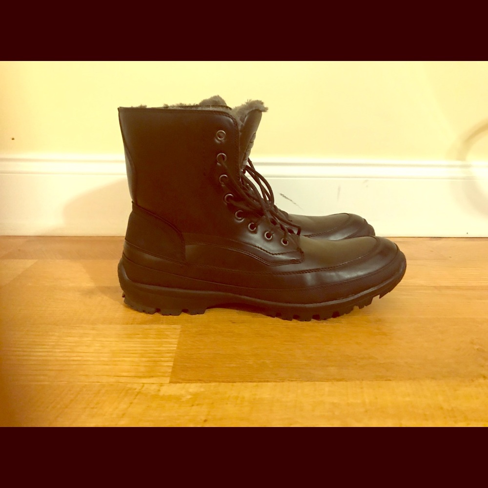 Kenneth Cole boots with fur on inside